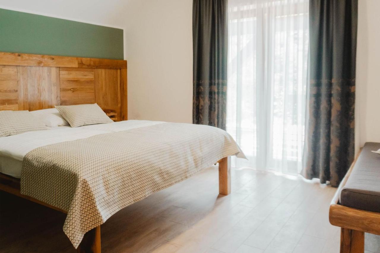 Гостевой дом House Mrzlin Grad Кореница Экстерьер фото